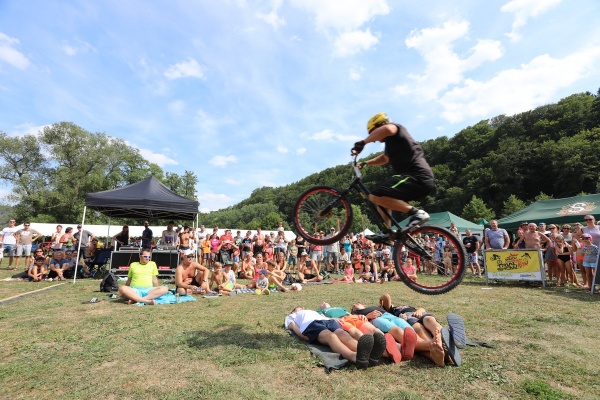 Doprovodný program_Hedební festival na břehu Jizery